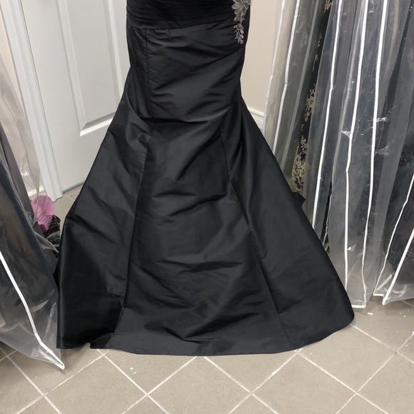 Elegant long evening dress - Picture 6 of 9